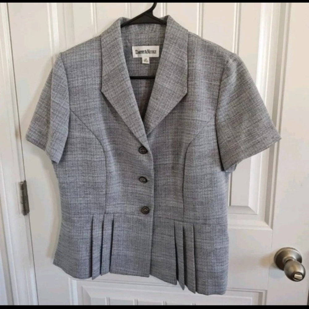 Danny & Nicole Gray Short-Sleeve Suit Jacket 14p